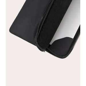 Tucano Gommo Carrying Case (Sleeve) for 39.6 cm (15.6") to 40.6 cm (16") Apple MacBook Pro - Black - Scratch Resistant, An