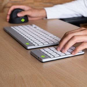 R-Go Keypad - Wireless Connectivity - USB Type C Interface - English (US) - QWERTY Layout - White - Scissors Keyswitch - B