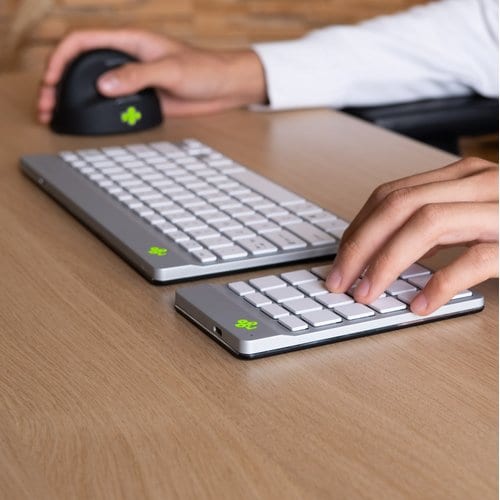 R-Go Keypad - Wireless Connectivity - USB Type C Interface - English (US) - QWERTY Layout - White - Scissors Keyswitch - B