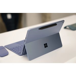 Pro 12 Pls/16 GB/256GB Platino Windows 11 Pro