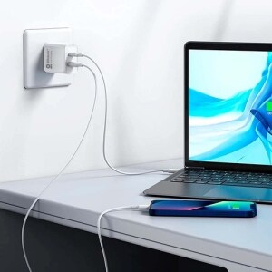 BROBOTIX  CARGADOR USB 3.0 PARA PARED  DUAL  18W  PUERTO USB TIPO A y PUERTO USB TIPO C  COLOR BLANCO-   Adaptador Cable C