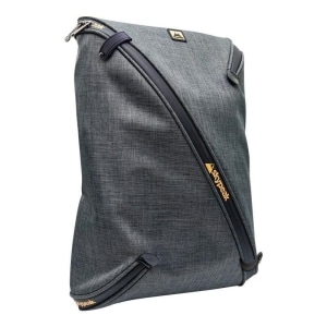 Mochila Skypeak para laptop 15.6"/Con puerto usb y funda anti-tormenta/Color gris