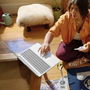 HP 15-fd0617TU 39.6 cm (15.6") Notebook - Full HD - Intel Core i5 13th Gen i5-1334U - 8 GB - 512 GB SSD - Warm Gold, Natur